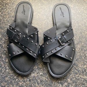 Universal threads sandals